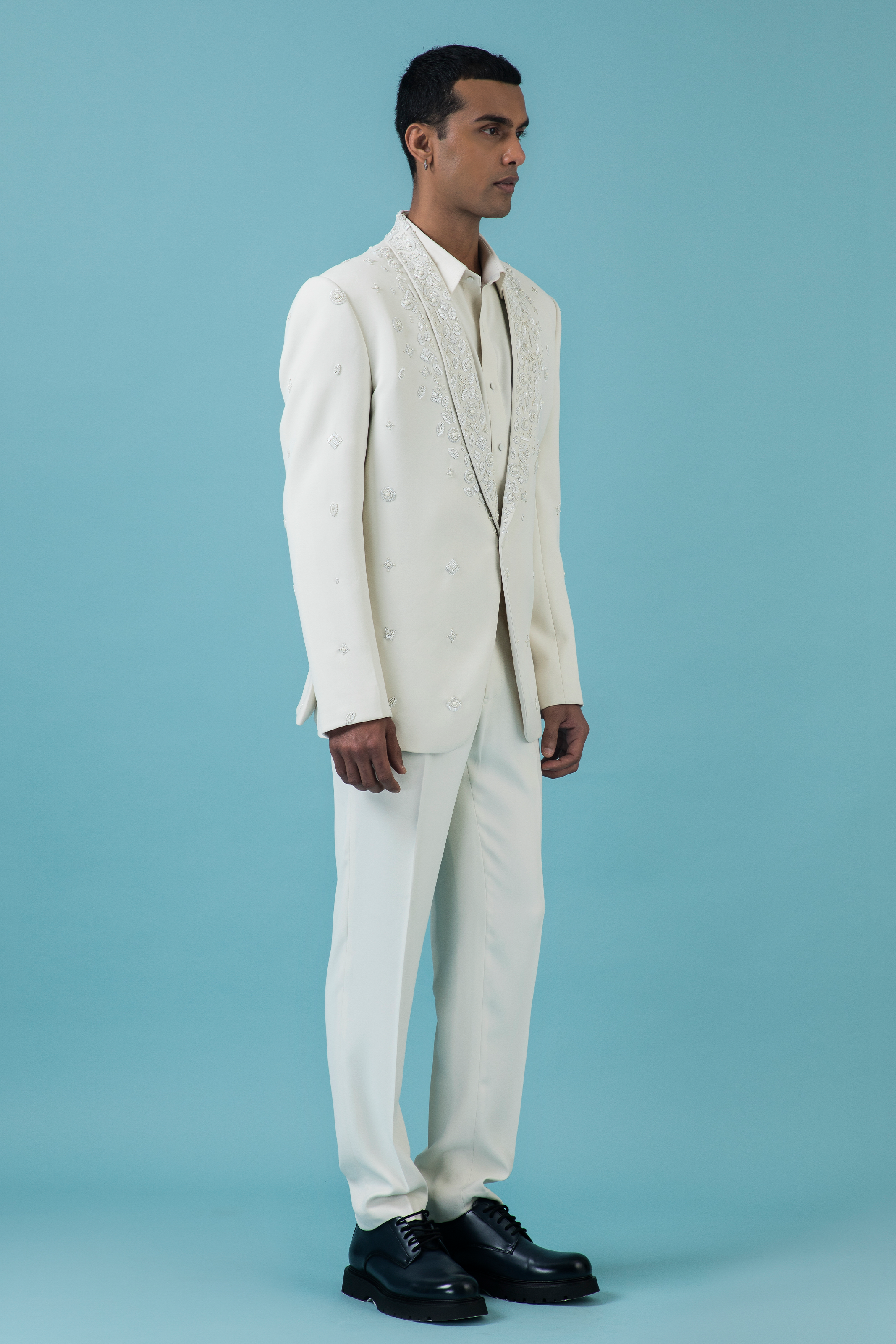 Dove Tuxedo