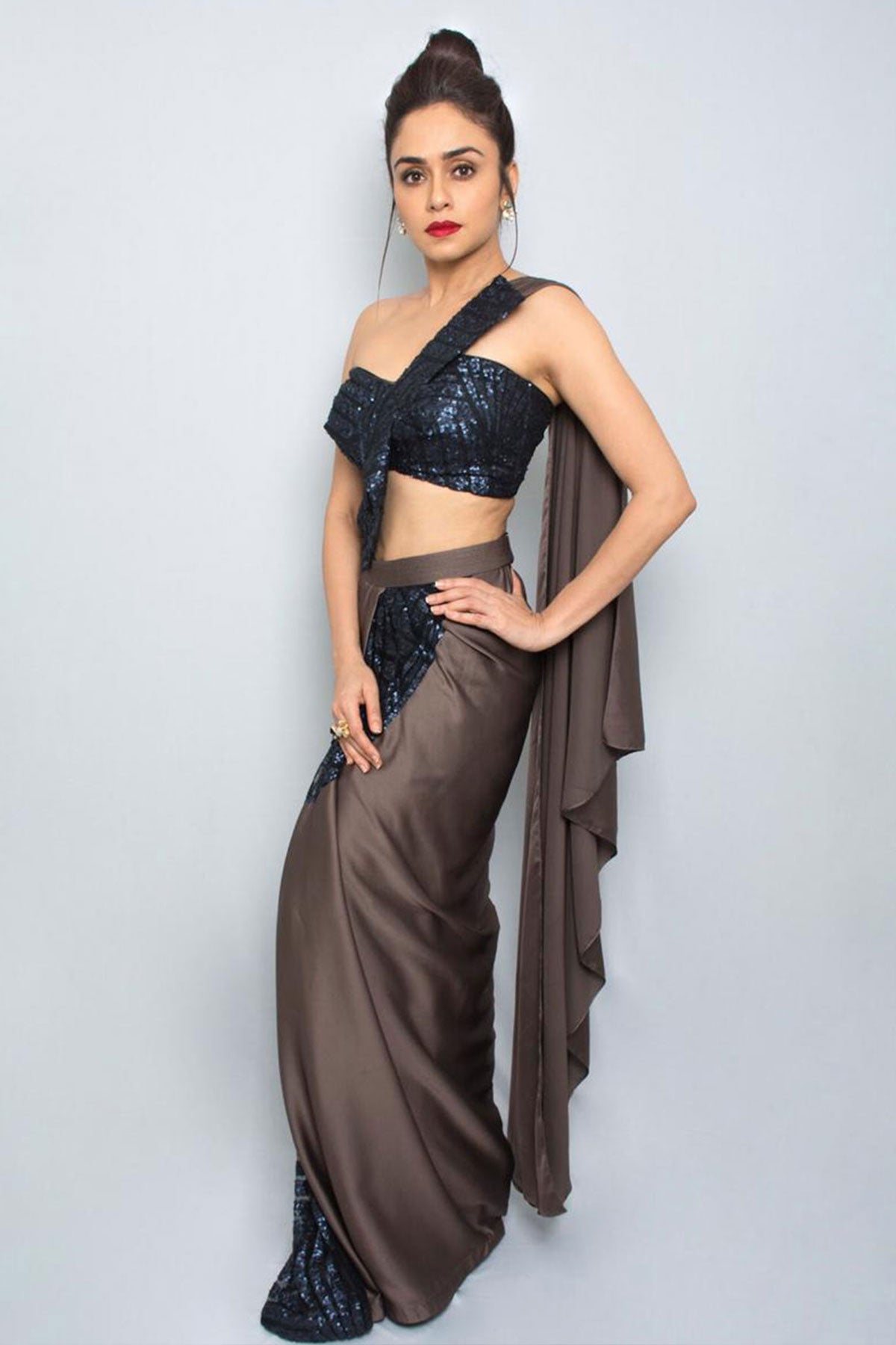 AMRUTA KHANVILKAR IN STRUCTURED BOW CORSET WITH A DRAPED SKIRT