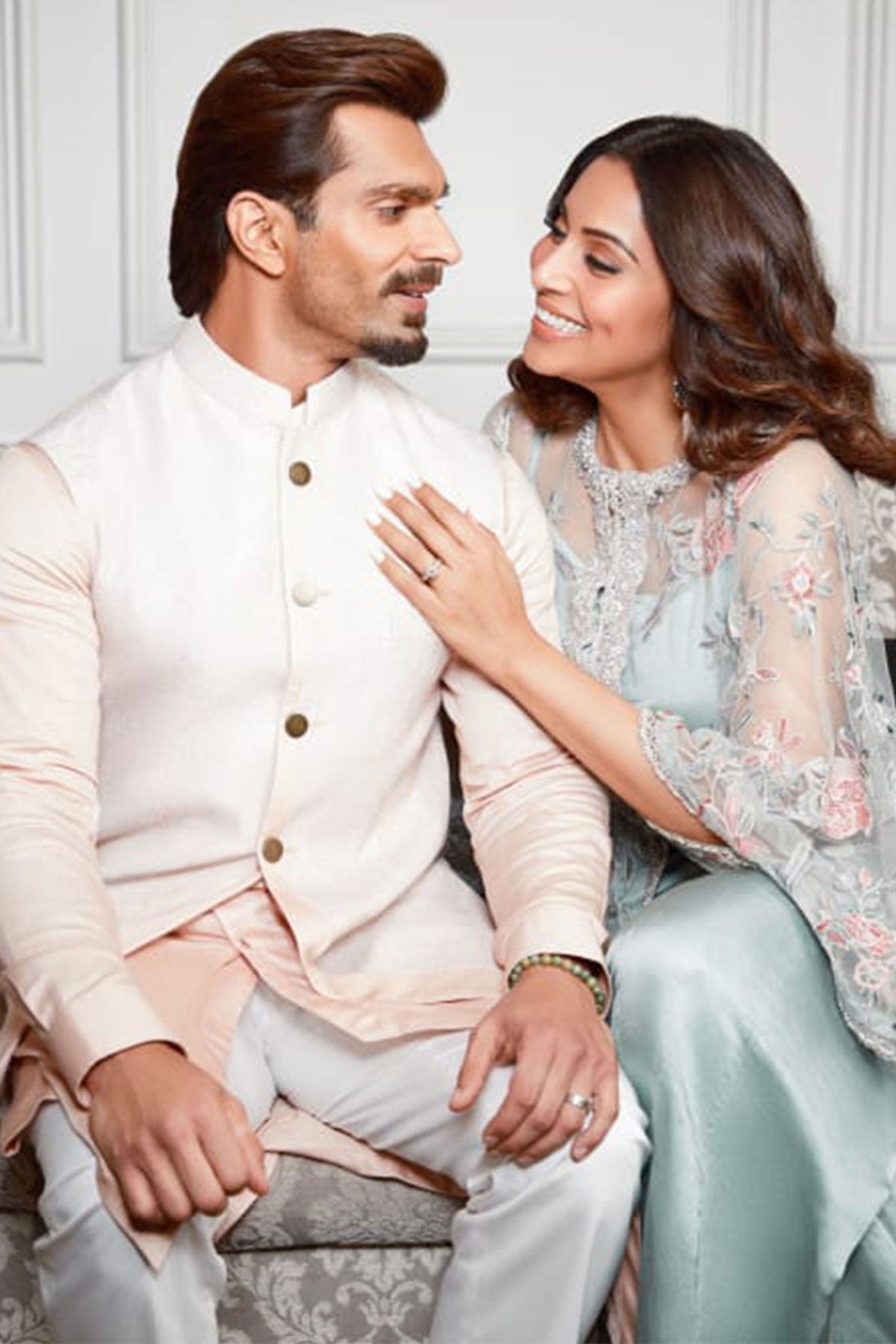 Karan Singh Grover in Qbik